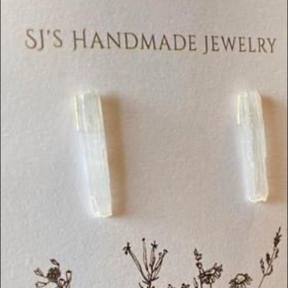 NWT Selenite Blade Crystal Stud Earrings - Picture 3 of 9